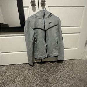 Grey Nike Tech Fleece